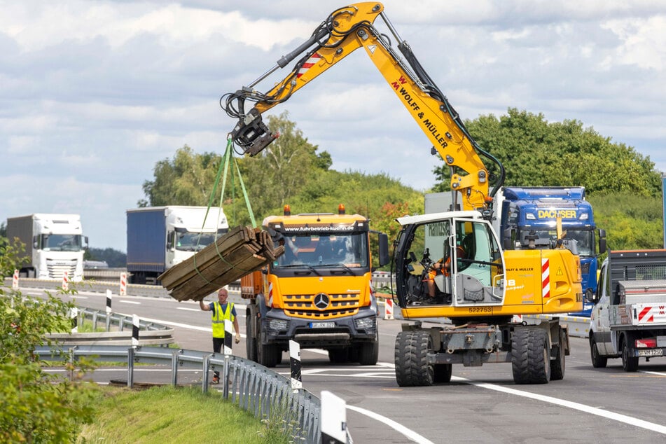 An der A4-Anschlussstelle Burkau wird aktuell die Fahrbahn erneuert.