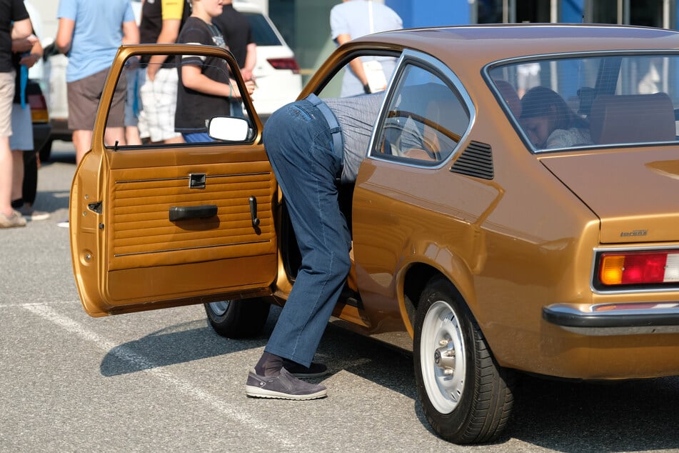 Der Täter war mit einem Opel Kadett unterwegs und kidnappte seine Opfer. (Symbolfoto)