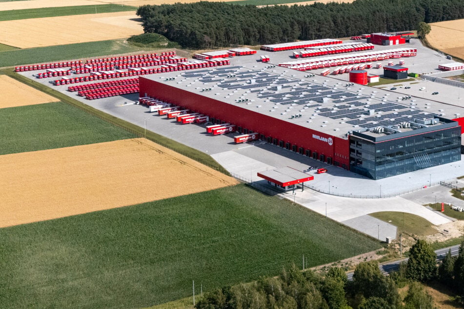 Polnischer Möbelhändler begeistert mit neuen Angeboten und gratis Lieferung