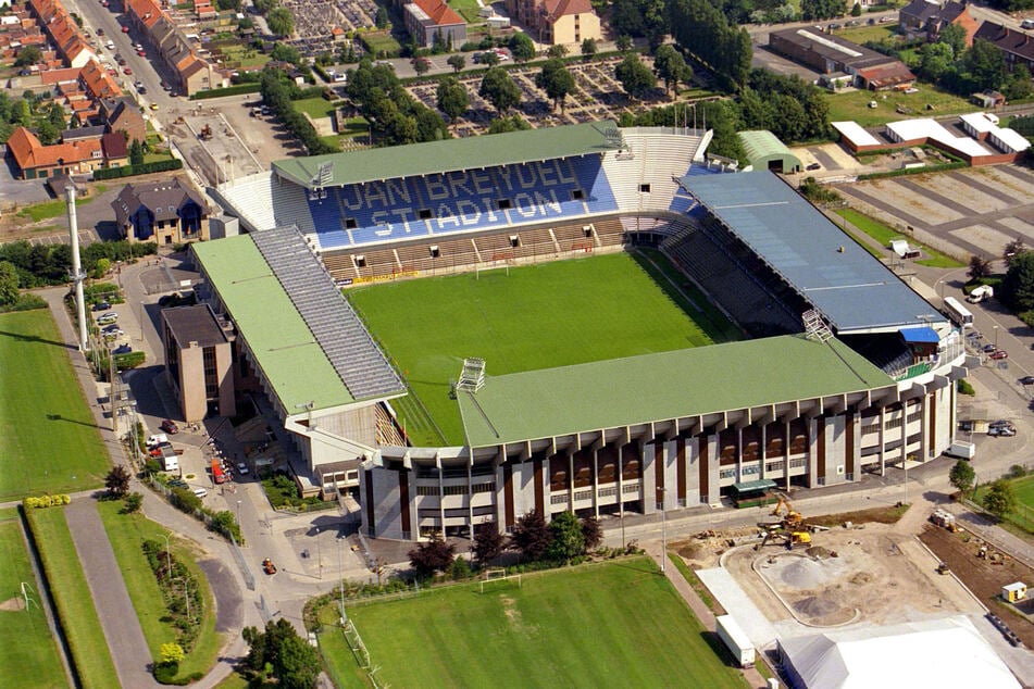 Das Jan-Breydel-Stadion in Brügge wurde zuletzt 1999 renoviert - das merkt man den Toiletten auch an. (Archivbild)