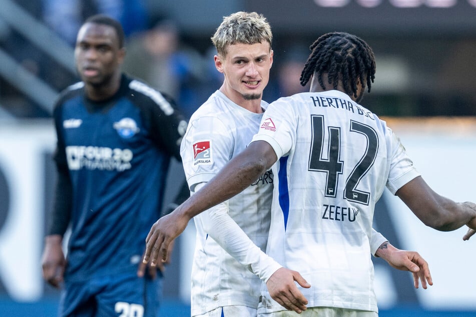 Michael Cuisance (25, l.) hat mit seiner Vertragsverlängerung ein wichtiges Zeichen gesetzt.