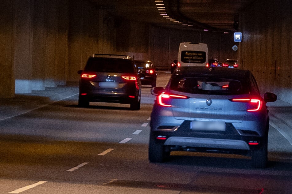 Der Mann fuhr in den Tunnel am Wiener Platz und verlor die Kontrolle über sein Fahrzeug. (Symbolbild)