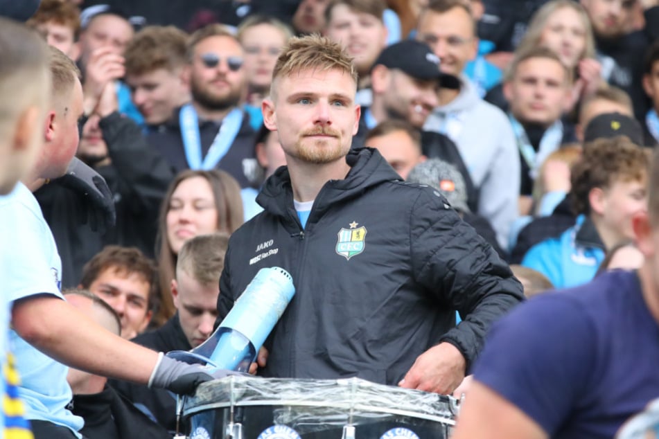 Bei den Fans anerkannt, in der Mannschaft der Wachrüttler: Kapitän Robert Zickert (34). Er will gegen Altglienicke den ersten Heimsieg sehen.