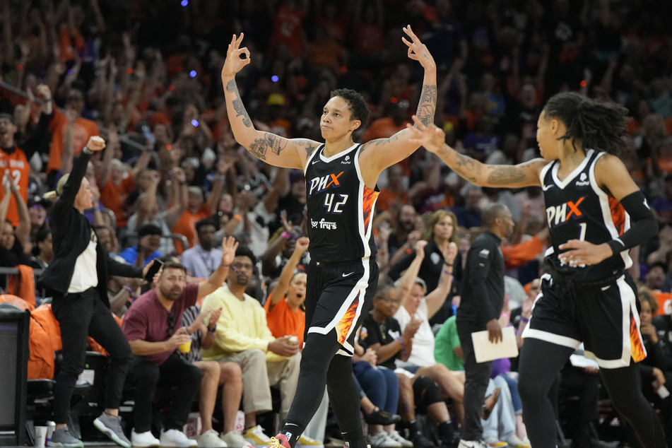 Phoenix Mercury star Brittney Griner put on an emphatic 27-point performance in her first home game for nearly two years.
