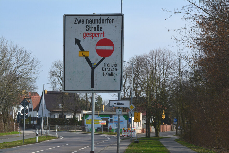 Die Zweinaundorfer Straße ist ab kommenden Montag wegen Brückenarbeiten voll gesperrt, auch in Richtung Mölkau.