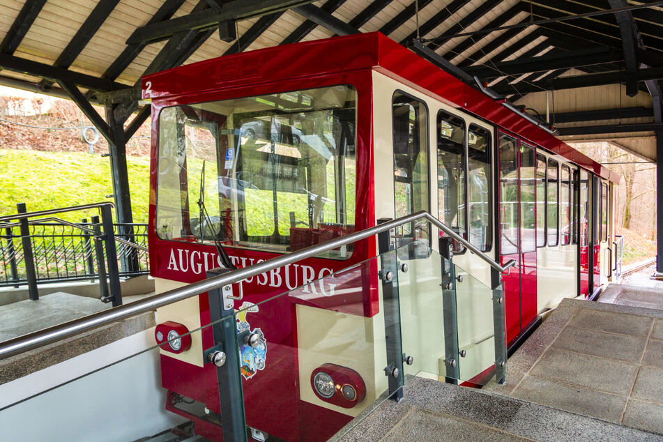 Hoch hinaus und tief hinunter - Die Drahtseilbahn Augustusburg bietet sowohl Berg- als auch Talfahrten an.