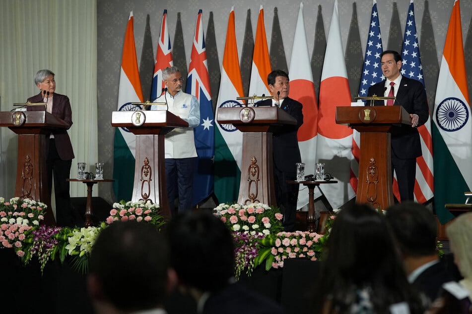 US Secretary of State Marco Rubio (r.) speaks as Australian Foreign Minister Penny Wong, India’s External Affairs Minister S. Jaishankar, and Japanese Foreign Minister Toshimitsu Motegi listen following a Quad ministerial meeting at Hyderabad House in New Delhi on May 26, 2026.