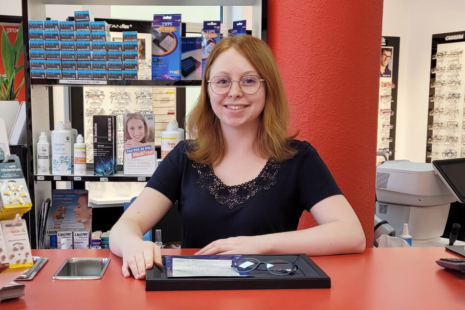 Leonie Wagner ist angehende Augenoptikerin in Neustadt.