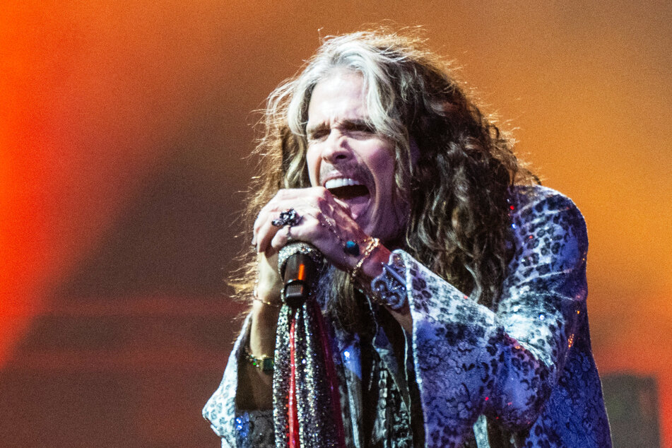 Wenn Steven Tyler (76) mit Aerosmith auf Tour geht, gibt er alles. Für seine Stimme waren die letzten Gigs ein bisschen zu viel des Guten.