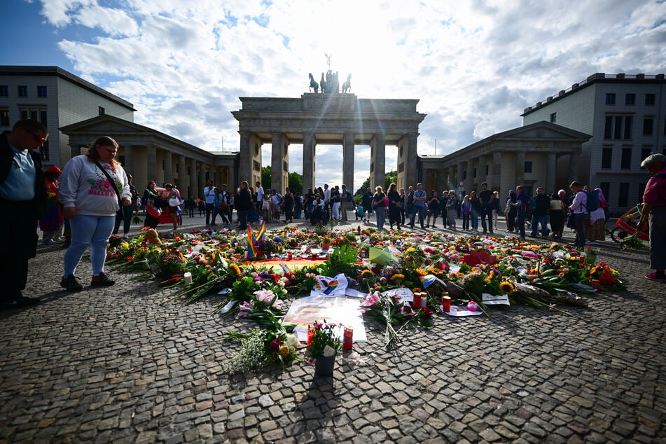 Berlin: Anschlag auf CSD in Berlin: Offenbar IS-Bekennervideo auf Handy des Attentäters entdeckt