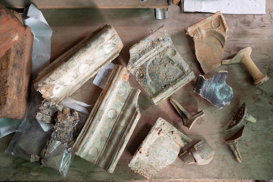 Zahlreiche Keramikfundstücke konnten die Archäologen ausgraben.