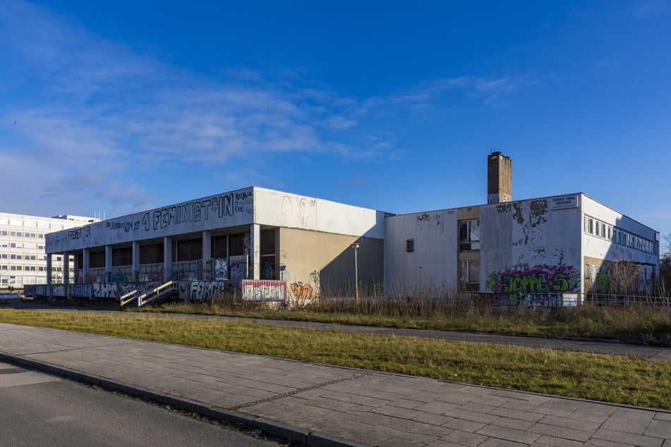 Gammelt nun in Ruhe vor sich hin: die denkmalgeschützte Robotron-Kantine.