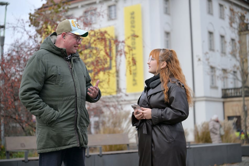 "Tramfluencer" Maik Zeuge (47) blickte zusammen mit TAG24-Redakteurin Janina Rößler (23) auf sein ereignisreiches Jahr zurück.