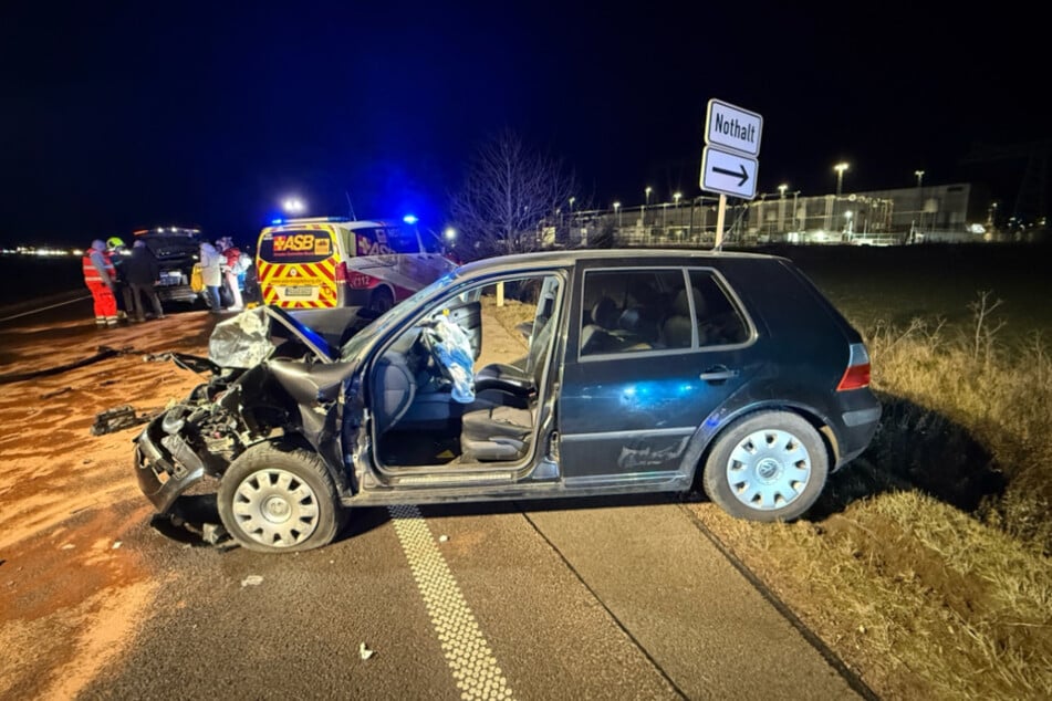 Bei Stendal kam es zu einem Auffahrunfall zwischen einem VW und einem BMW.