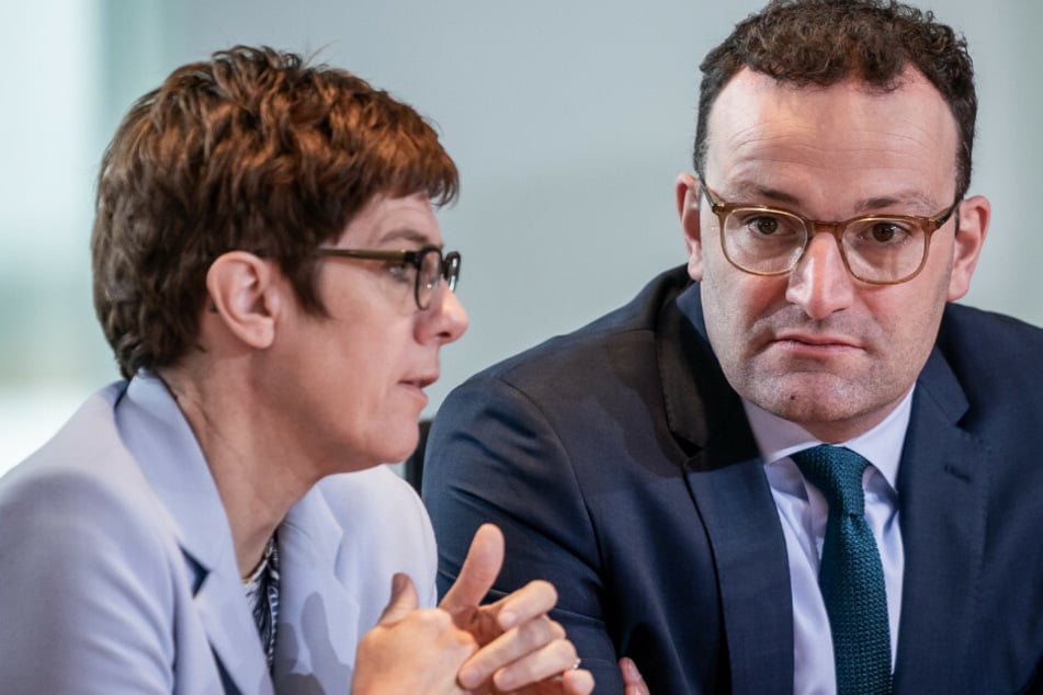 Wird der CDU-Sonderparteitag jetzt wegen eines Teilnehmers zu viel abgesagt?