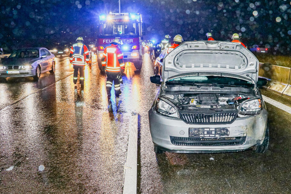 Schwerer Crash auf A81: Skoda-Fahrerin leicht verletzt