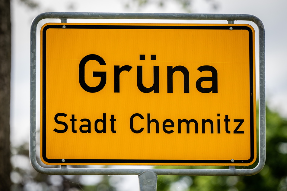 Grüna wurde 1999 eingemeindet. Mit einer Fläche von 13,8 Quadratkilometern ist es der flächenmäßig größte Chemnitzer Stadtteil.