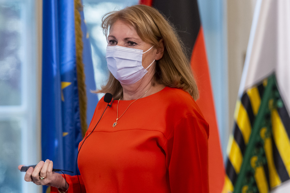 Petra Köpping (63, SPD), Gesundheitsministerin von Sachsen, sieht keine Alternative mehr zu einem harten Lockdown.
