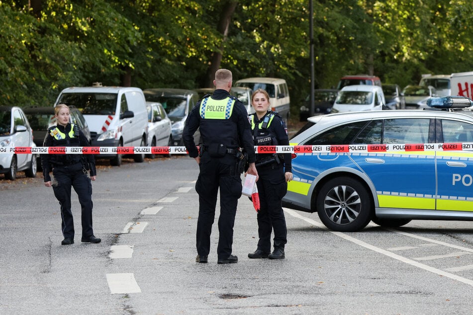 Wann die Bombe entschärft werden kann, war noch unklar.