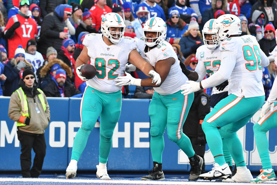 Zach Sieler's touchdown for the Dolphins gave them the momentum, but the Bills eventually clinched the win.