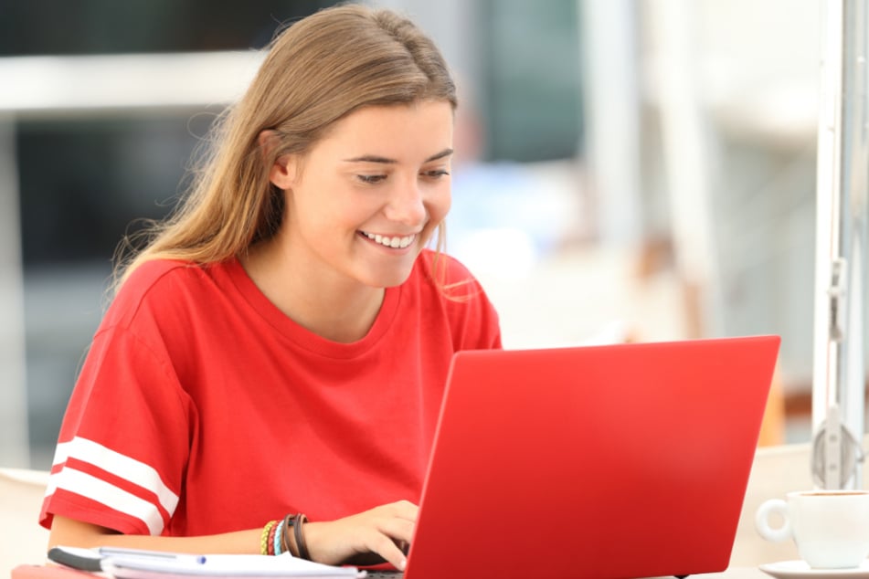 Schuler Bekommen Endlich Laptops Fur Den Unterricht 24