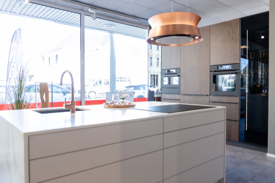 Die neue Traumküche ist in wenigen Werktagen bei Euch – und wird auf Wunsch sogar bis nach Kroatien geliefert!