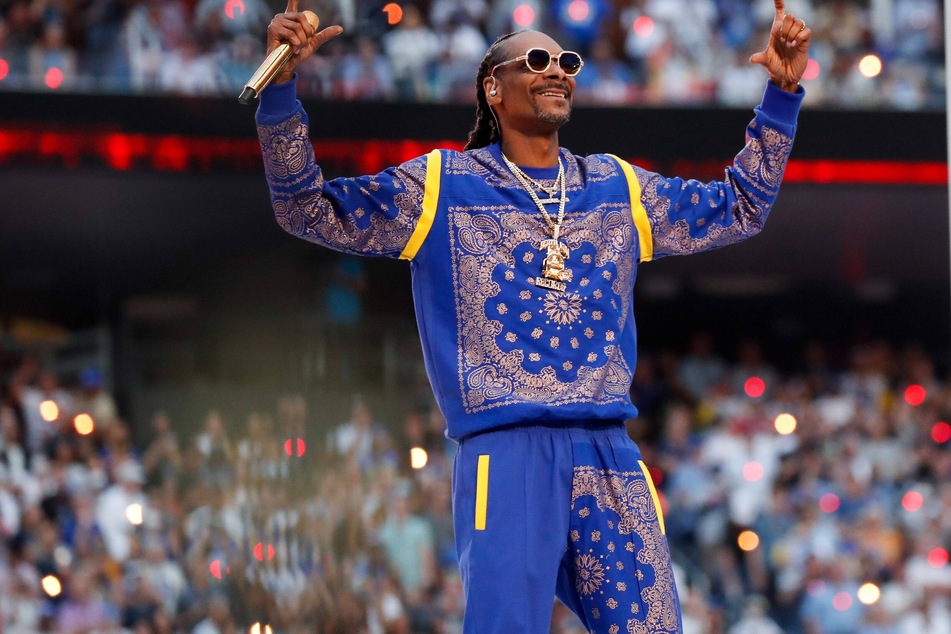 Snoop Dogg performing at the 2022 Super Bowl LVI Halftime Show.
