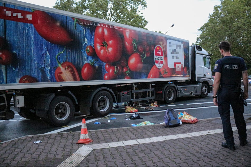 Horror-Vorstellung wird wahr: Lastwagen erfasst Radfahrer