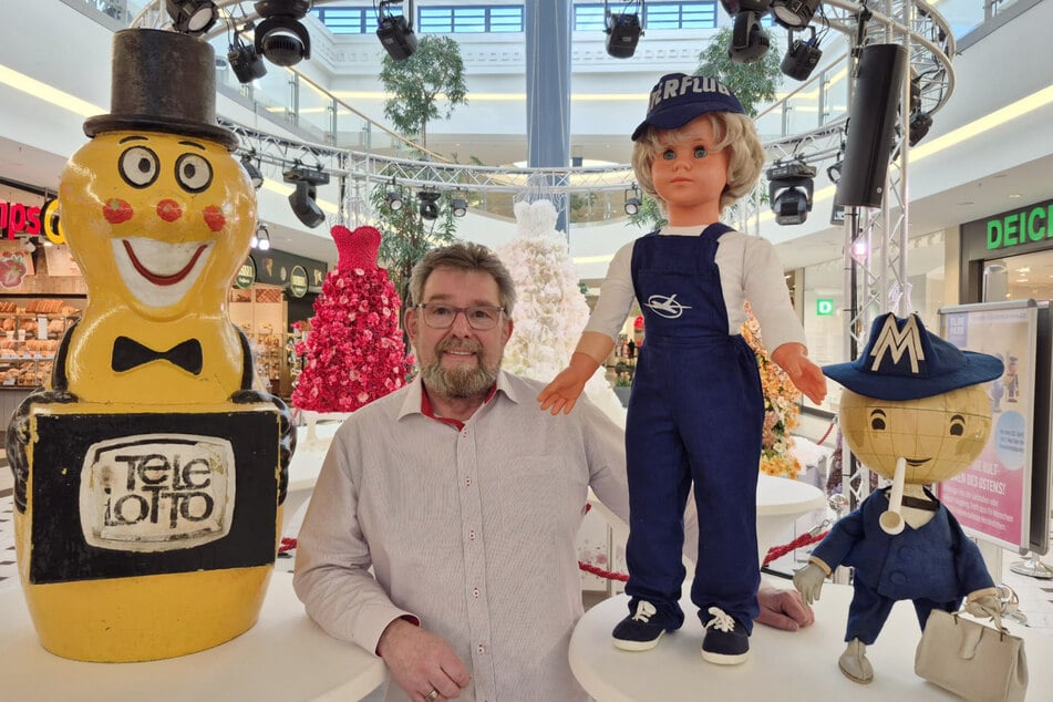 Sammler Torsten Meisel (60) zeigt ab 23. April Telelotto-Otto, Interflug-Puppe, Messemännchen &amp; Co. im Elbepark.