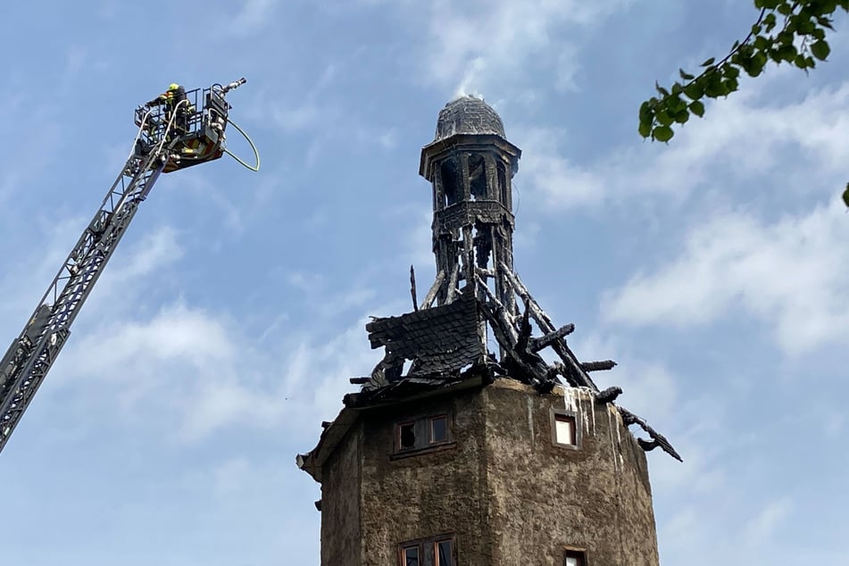 Das Feuer hinterließ einen deutlich sichtbaren Schaden am historischen Neutorturm.