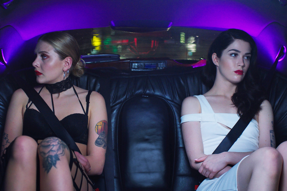 Zwei weibliche "Pleasure"-Pornostars, die im Film Rivalinnen sind: Bella Cherry (Sofia Kappel, 23, l.) und Ava (Evelyn Claire, 25).