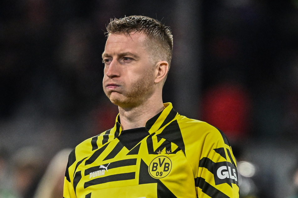 Bedient: Dortmunds Kapitän Marco Reus (33) zeigte sich extrem enttäuscht nach dem dürftigen Pokalauftritt in Leipzig.