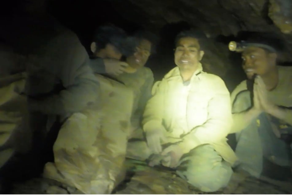 Die in der Höhle eingeschlossenen Goldsucher waren guter Laune, als sie gefunden wurden.