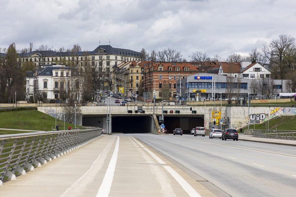 Der Waldschlößchen-Tunnel kann in der kommenden Woche zeitweise nur über eine Röhre befahren werden.
