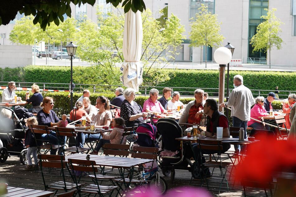Abstandsregeln für Gaststätten in Berlin werden gelockert. (Symbolbild)