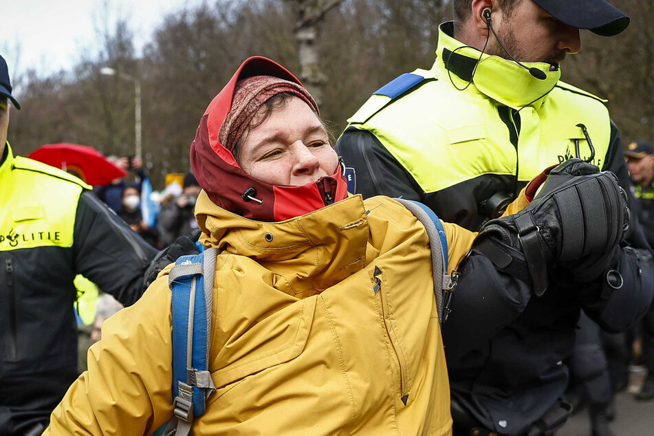 1000 Klimaaktivisten auf Autobahn festgenommen!
