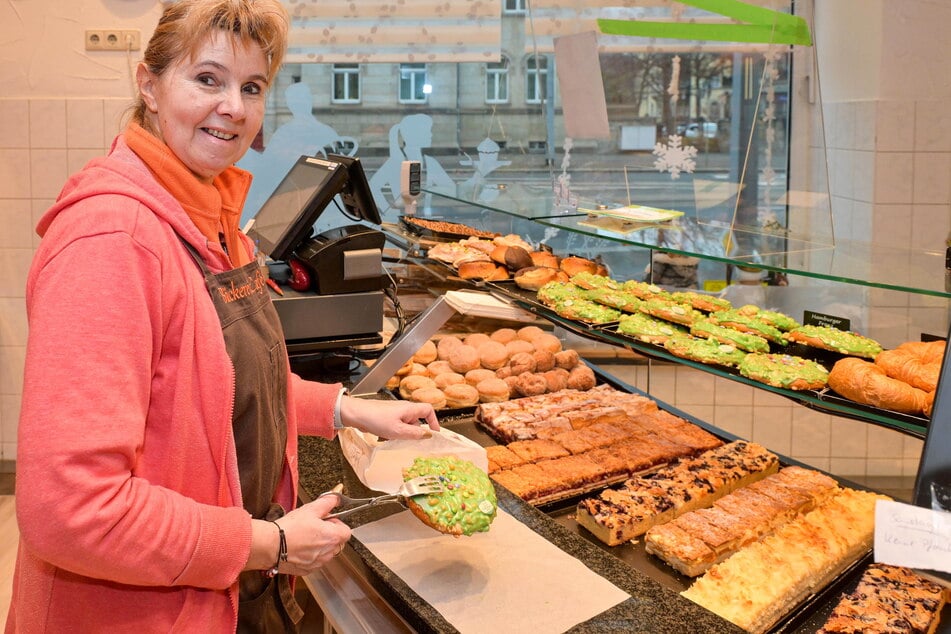 Verkäuferin Brigitte (60) weiß: Für einen guten Zweck kaufen Naschkatzen gerne ein giftgrünes Bäckerteilchen.