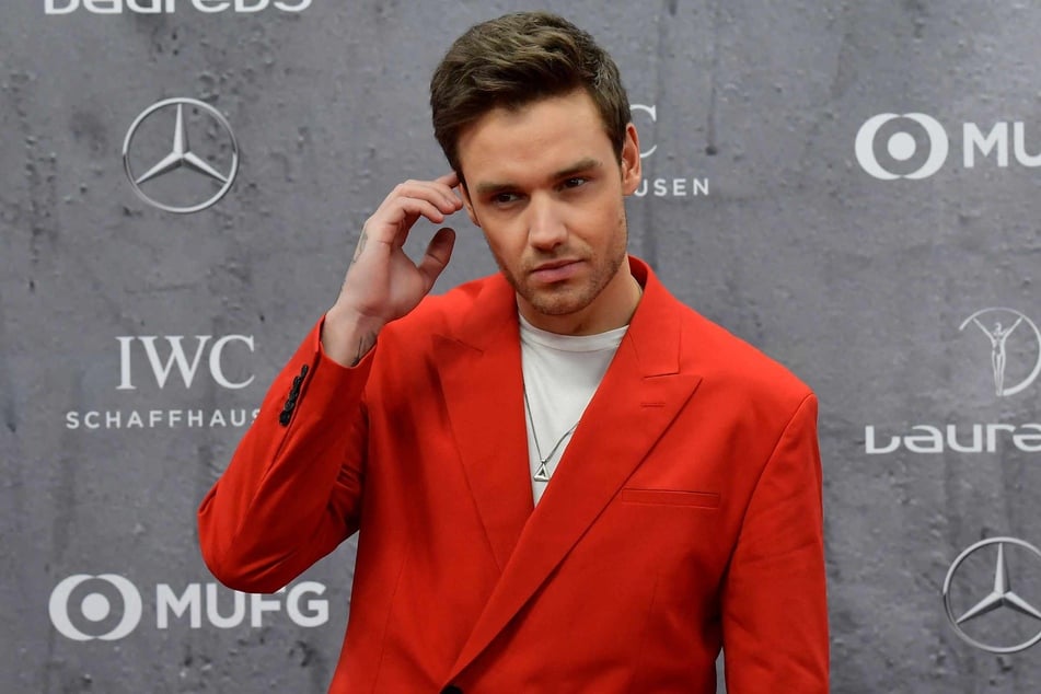 A surveillance video has surfaced showing Liam Payne talking to his suspected drug dealer three hours before his death.