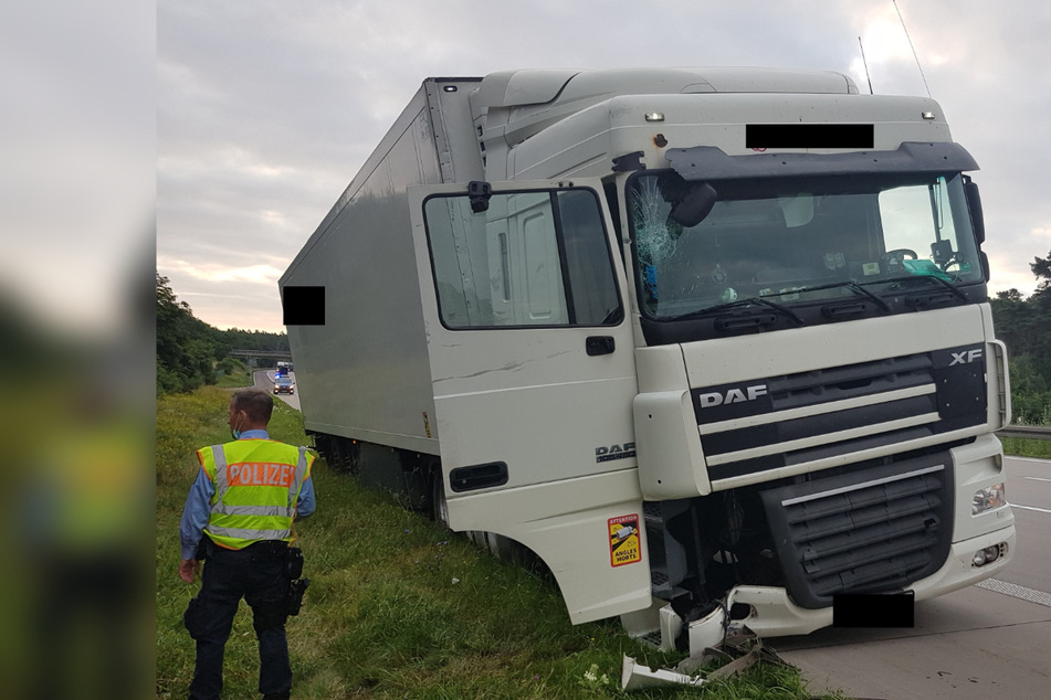 Unfall A2: Mit fast drei Promille! Besoffener Lkw-Fahrer verpasst Ausfahrt, dann knallt es