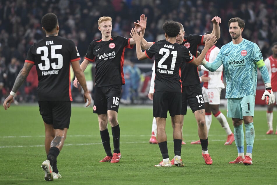 Die Eintracht hatte nach dem Sieg gegen Ajax allen Grund zum Jubeln. Aber es wartet noch das Rückspiel ...