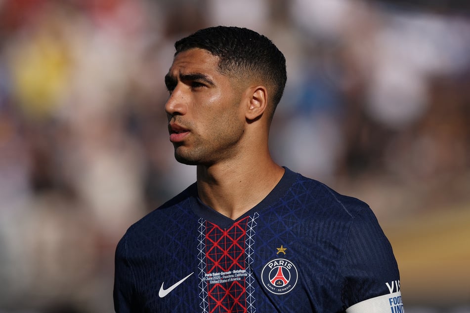 Achraf Hakimi (26) hat neben dem Rasen juristischen Ärger am Hals.