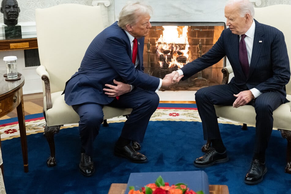 Outgoing President Joe Biden (r.) and the first lady, Jill Biden, will attend Donald Trump's inauguration on January 20, 2025.