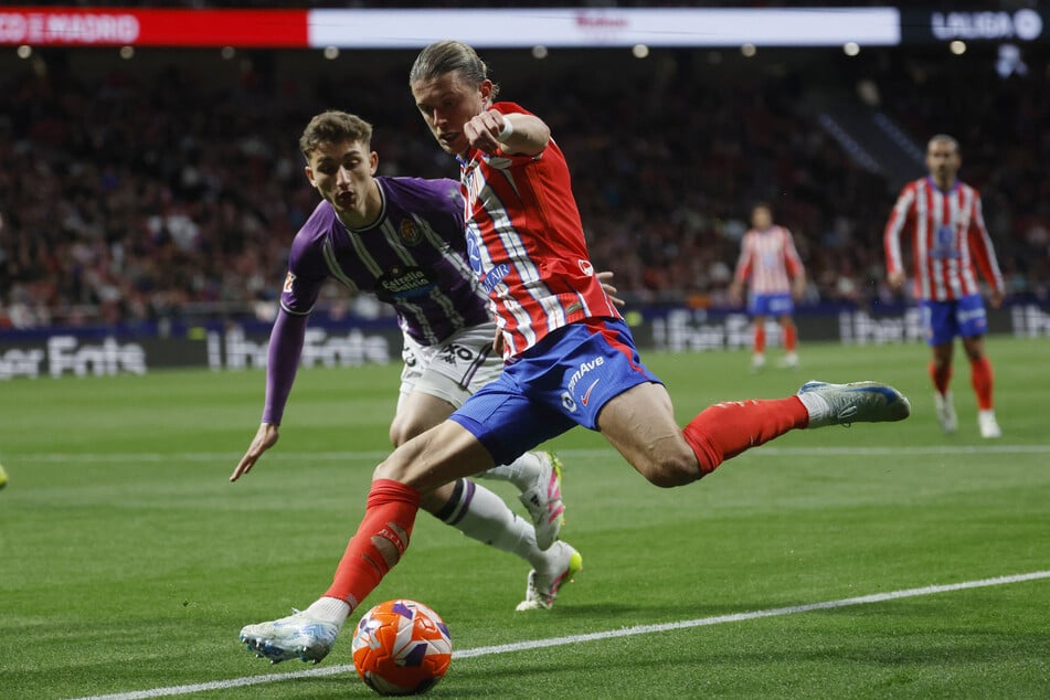 Iván San José Cantalejo, kurz Chuki (21, l.), spielt aktuell beim spanischen Zweitligisten Real Valladolid. Im Sommer will er Spanien aber wohl verlassen.