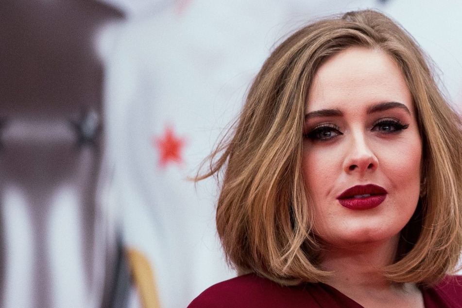 Mega-Star Adele macht Witze über ihren Gewichtsverlust