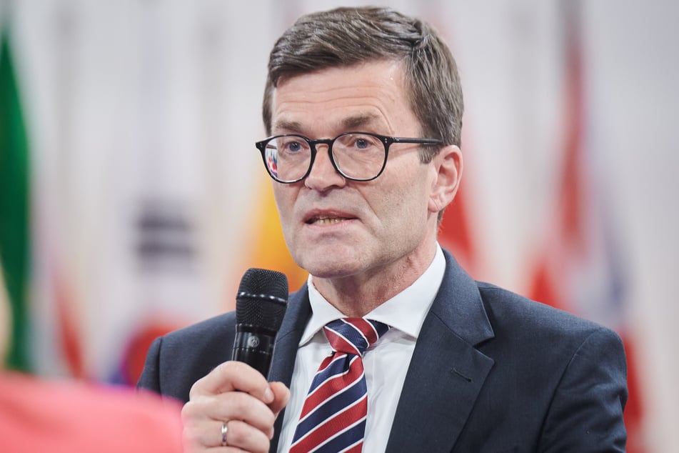 Der frühere Finanzstaatssekretär Heiko Thoms (57) soll neuer deutscher Botschafter in der Ukraine werden.