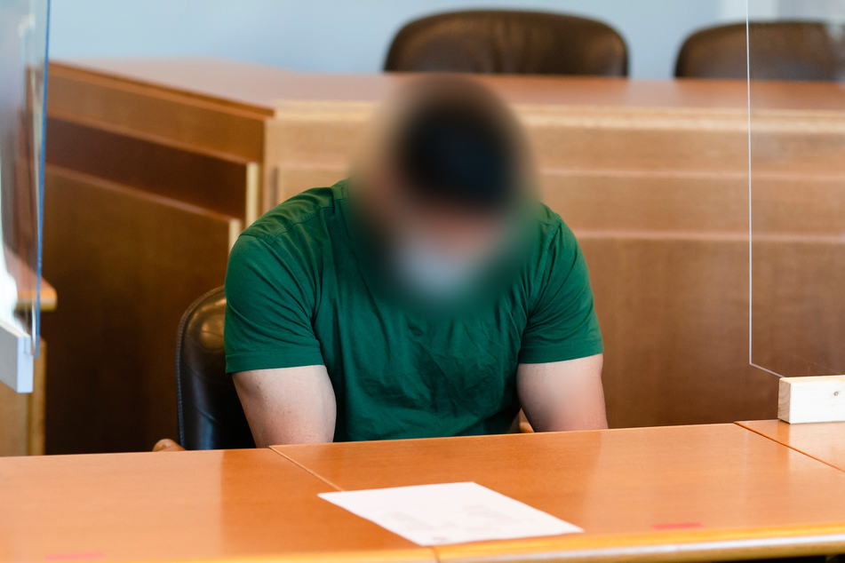 Streit um Sohn! Mann erwürgt junge Mutter, wie lange muss er ins Gefängnis?
