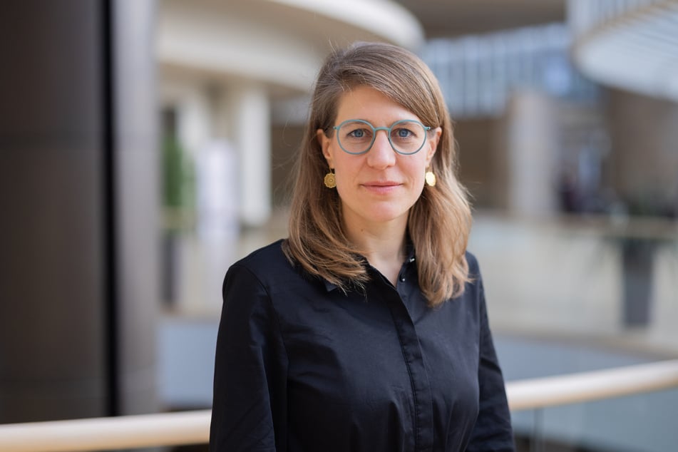 NRW-Flucht- und Integrationsministerin Verena Schäffer (39, Grüne) sowie Staatskanzleichef Nathanael Liminiski (40, CDU, nicht im Bild) drängen bei Bundesinnenminister Alexander Dobrindt (55, CSU) auf eine schnelle Entscheidung.