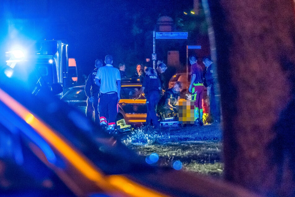 Laut Augenzeugen wurde ein Kind von Rettungskräften behandelt.