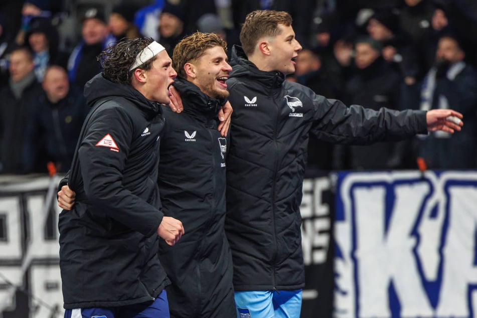 Ausgerechnet das Star-Trio Fabian Reese (28, v.l.n.r.), Marton Dardai (23) und Tjark Ernst (22) bereitet dem Trainerteam von Hertha BSC zurzeit Kopfschmerzen.