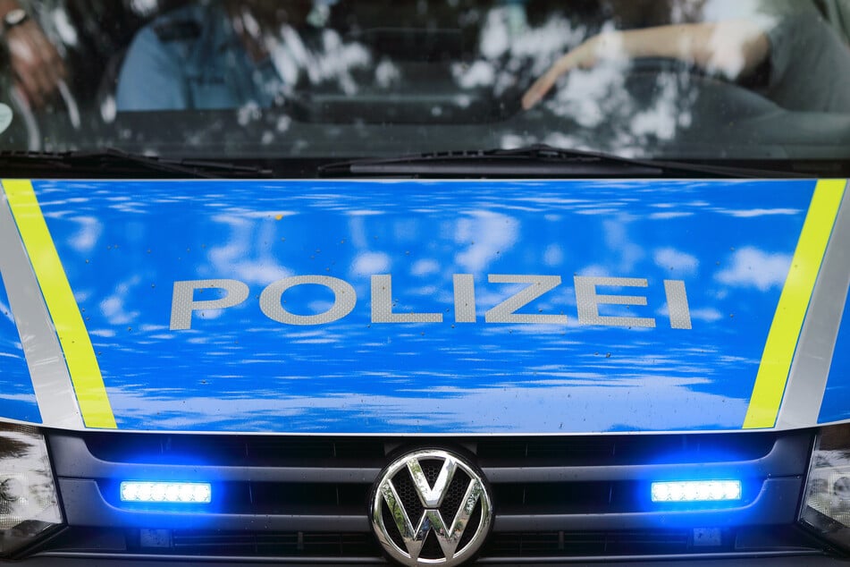 Die Polizei rückte nach dem Anruf der Zeugen sofort mit Streifenwagenteams und geschulten Einsatzkräften aus. (Symbolbild)